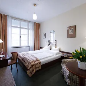 Continental Hotel-pension 4*, Wien Österrike